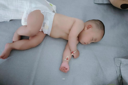 陕西几个月宝宝可以竖抱